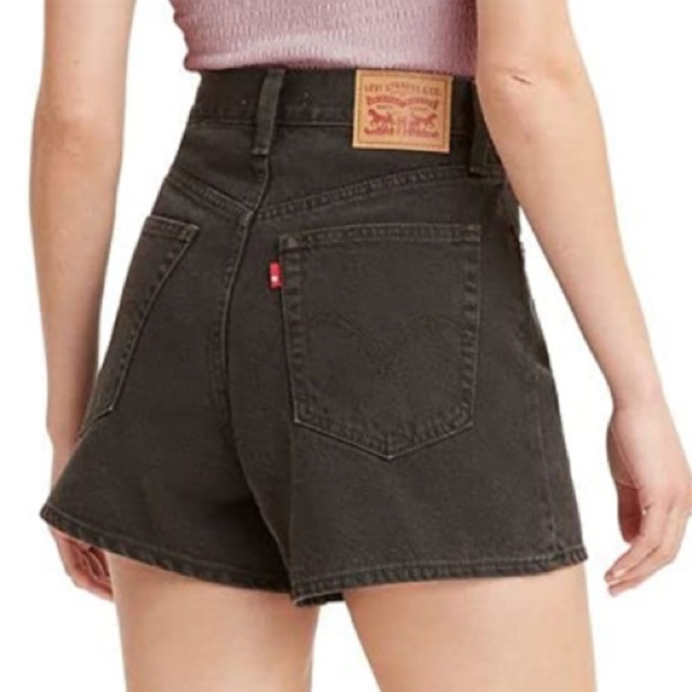 NWOT Levi's Women's High Waisted Mom Shorts 25 black